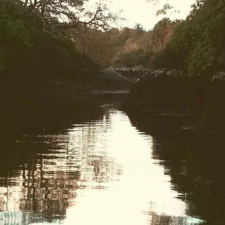 Blue Pool Хостел